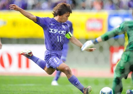 Jリーグ】30歳になった佐藤寿人の得点王独走にはワケがある